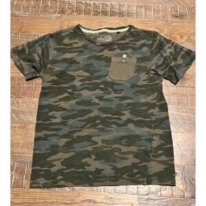 Boys Camo T-shirt Size Medium 10/12 Short Sleeve Summer Outside Play Outdoors